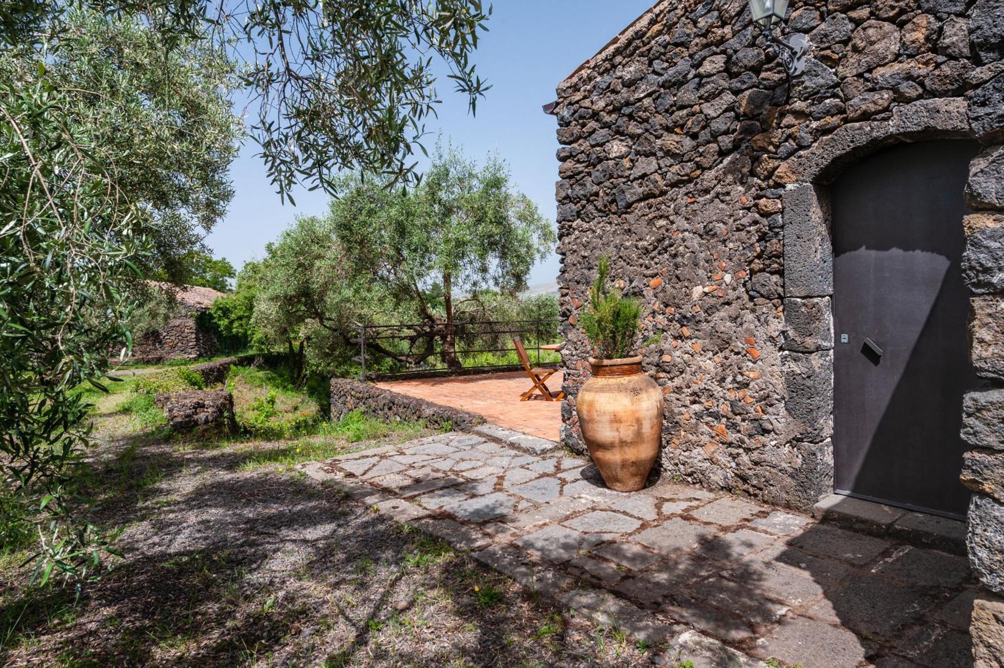 Terrazze Dell'Etna - Country Rooms And Apartments Randazzo Bagian luar foto