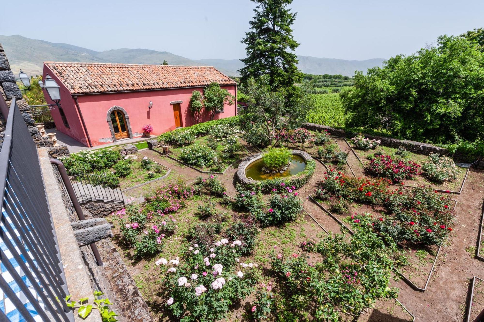 Terrazze Dell'Etna - Country Rooms And Apartments Randazzo Bagian luar foto