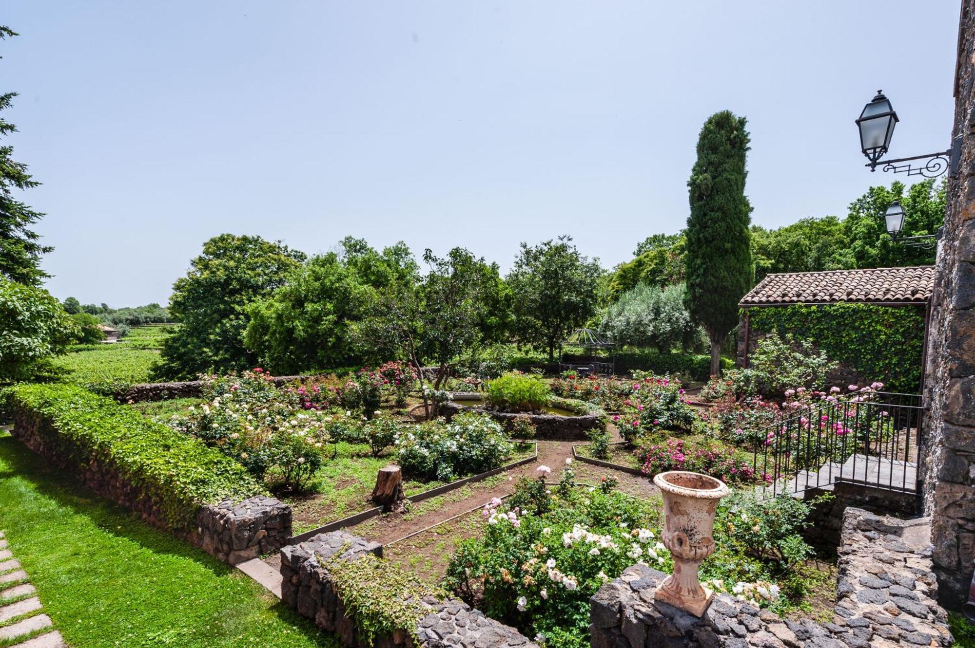 Terrazze Dell'Etna - Country Rooms And Apartments Randazzo Bagian luar foto
